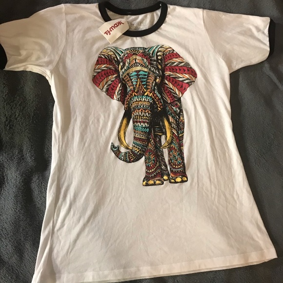 Top with an Elephant - Picture 2 of 3